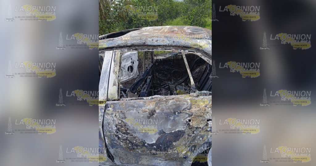 Se incendia Bora en la carretera a Ixhuatlán