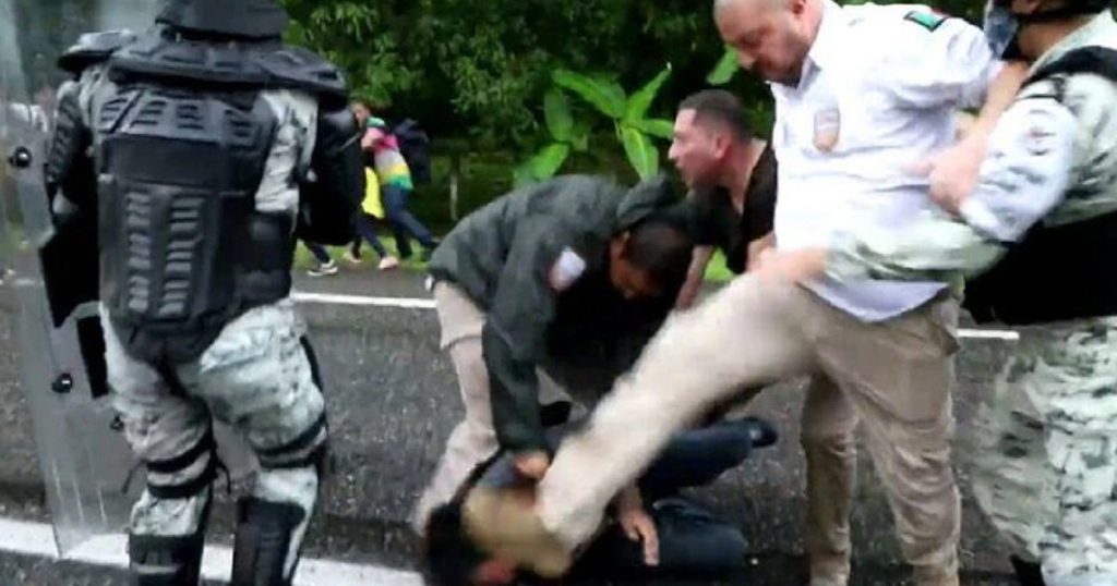 INM: suspendieron a dos agentes federales tras agresiones a un migrante en Chiapas
