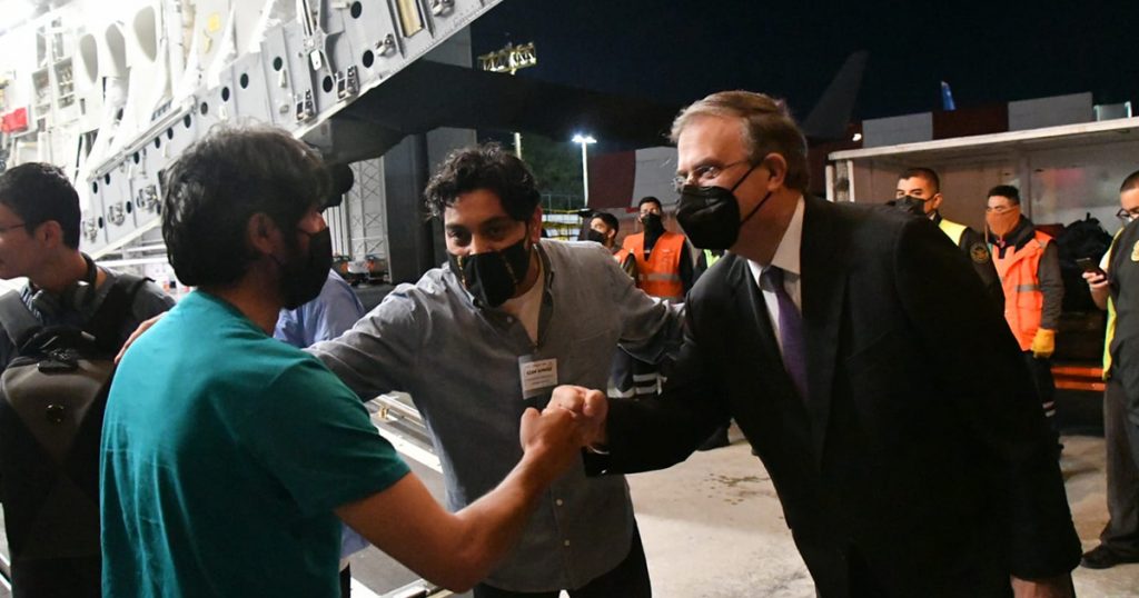 México recibe a 124 refugiados afganos