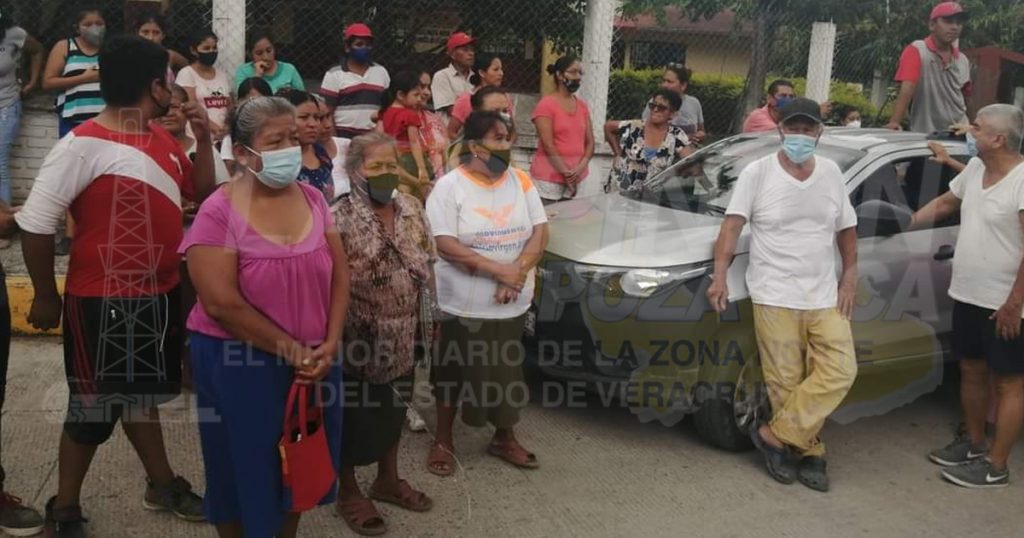 Se manifiestan contra la CFE