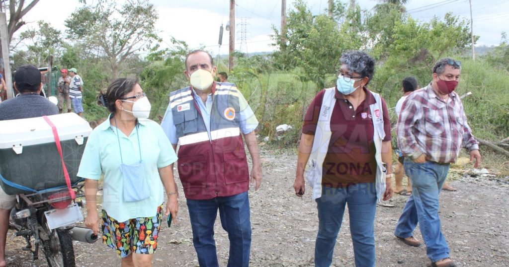 Javier Velázquez recorre zonas afectadas