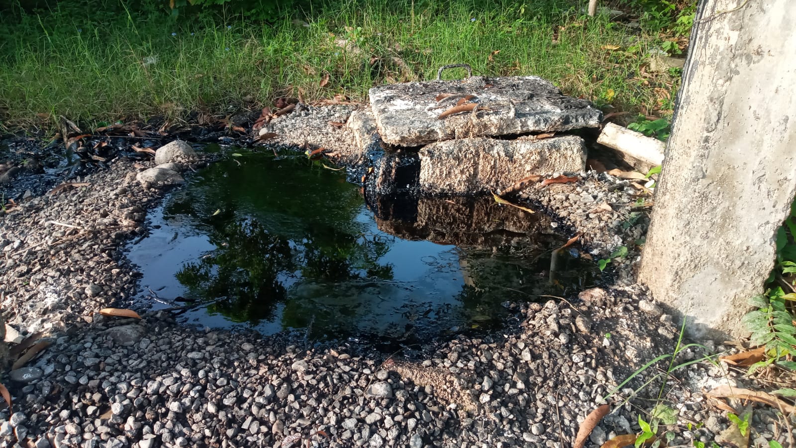 Sigue el problema de escurrimientos de aceite en Cerro Azul