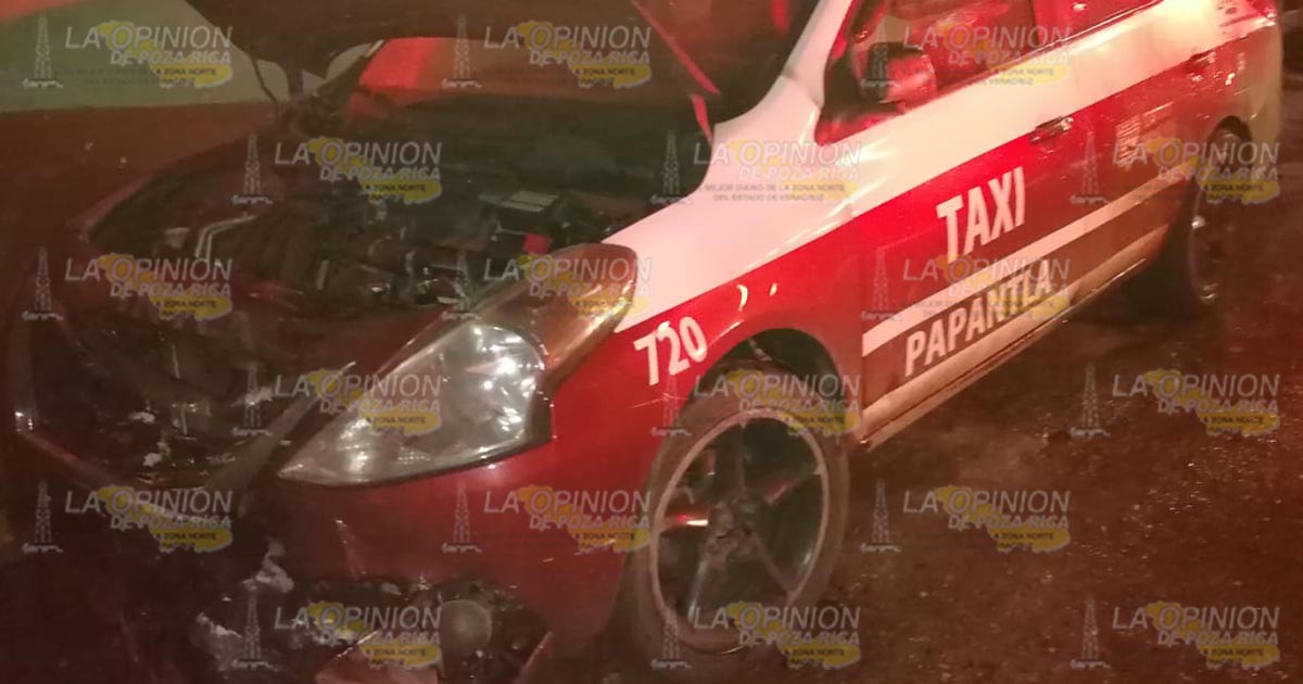 Sujetos desconocidos incendian vehículo
