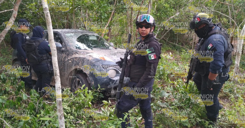 Aseguran camioneta abandonada