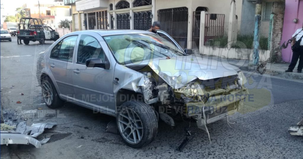 Estrella auto en un poste