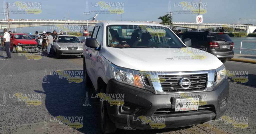 ¡Imprudente provoca choque en el bulevar!