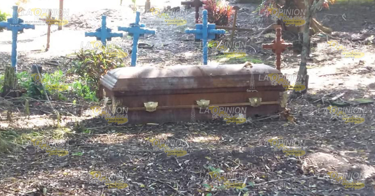 Dejan ataúdes expuestos en cementerio de Pueblo Nuevo