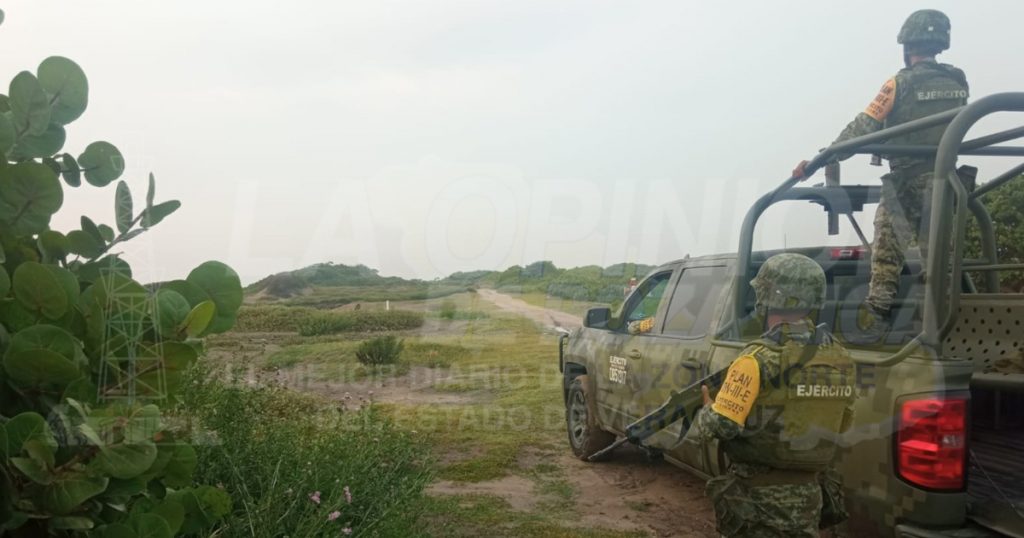 Despliegue militar en busca de aeronave sospechosa