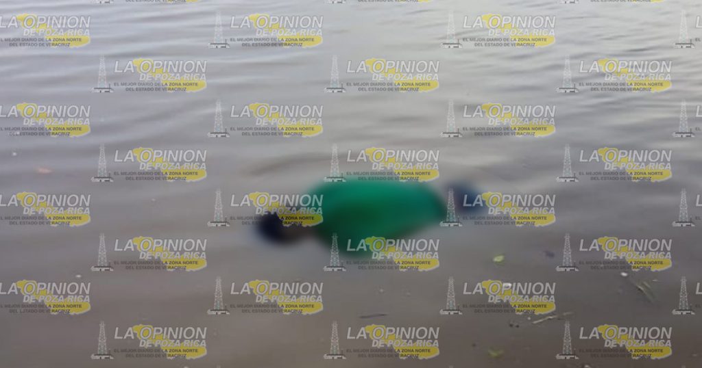 Flota cadáver en el río Tuxpan