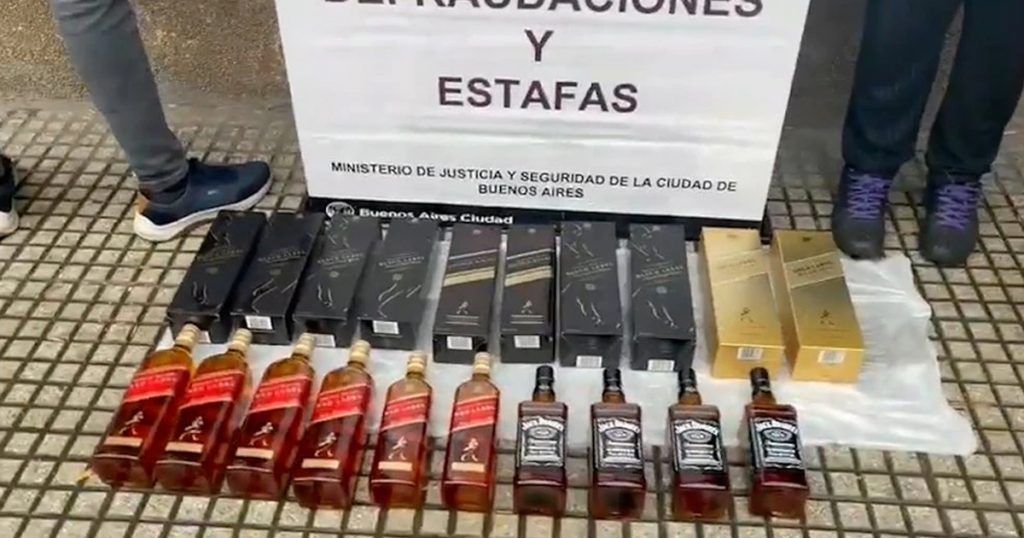 Compró 280 mil pesos en whisky con una tarjeta de crédito robada y fue detenida