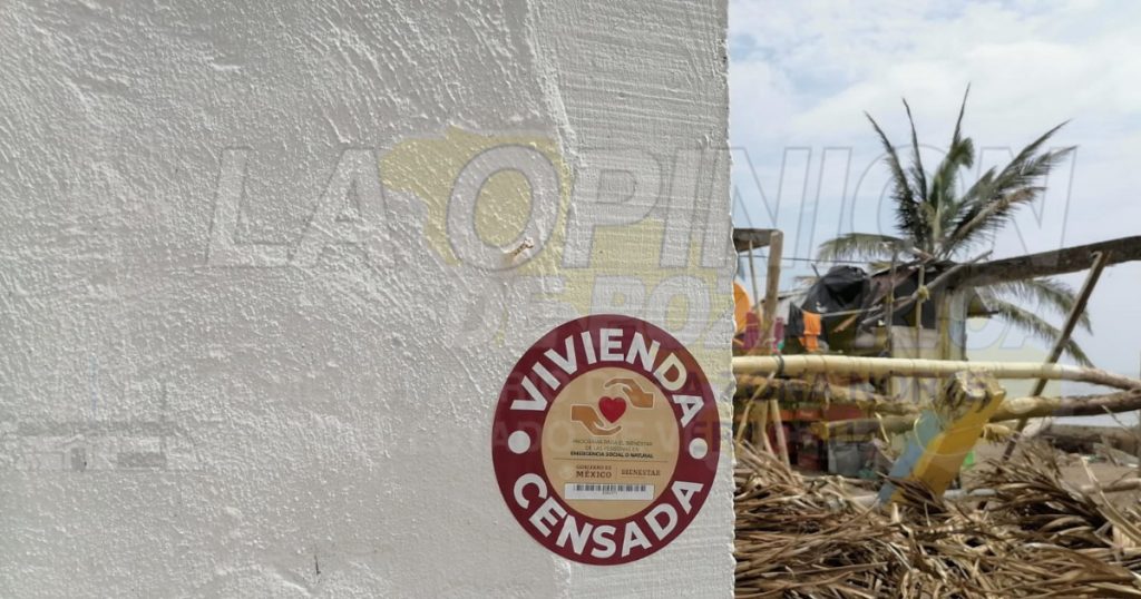 Damnificados por Grace, en Cazones, se dicen engañados por Marichuy Aguirre