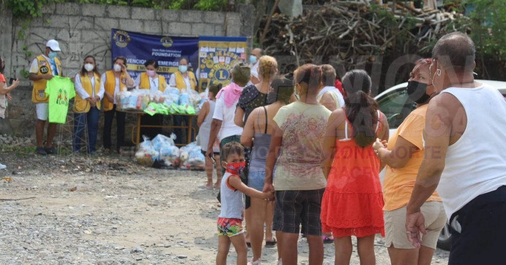 Entregan apoyo alimentario a familias de la colonia Reforma