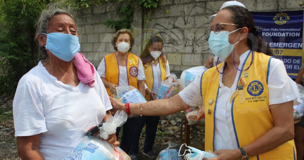 Entregan apoyo alimentario a familias de la colonia Reforma