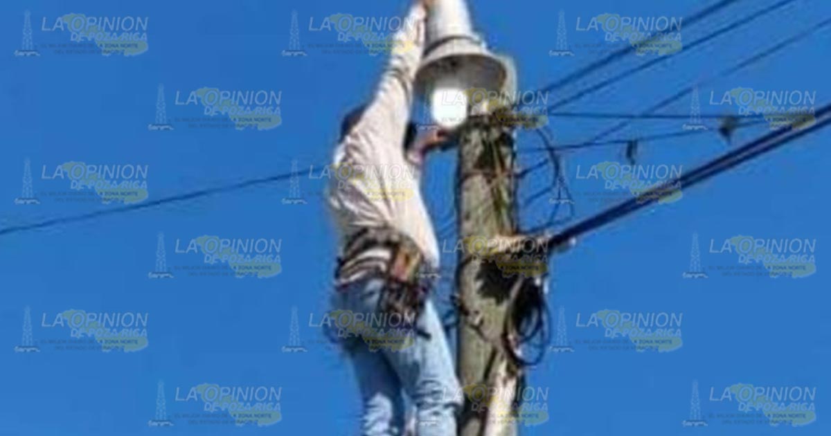 Rehabilitan infraestructura de Alumbrado Público, en Cazones dañada por Grace