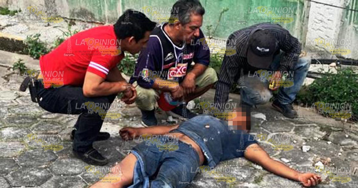 Se electrocuta chalán de albañil