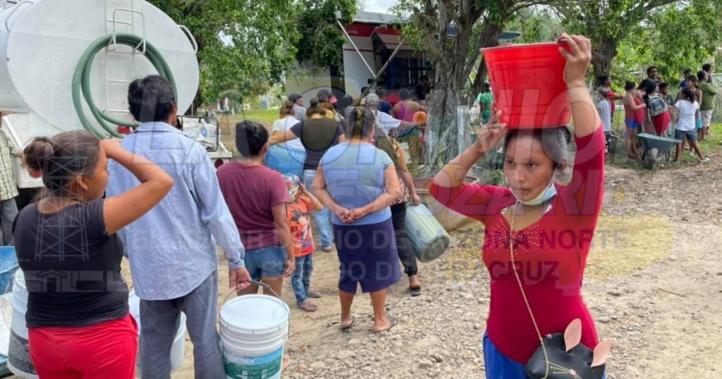 Llevan más ayuda a damnificados en comunidades de Tuxpan
