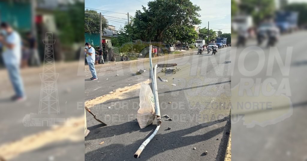 Se llevó el poste de la luminaria y resultó lesionado