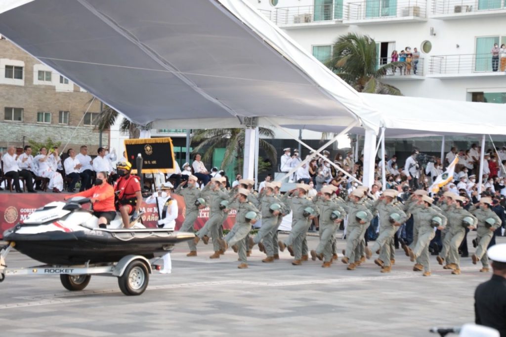 AMLO y Cuitláhuac celebran 200 años de la Armada de México en el Puerto de Veracruz