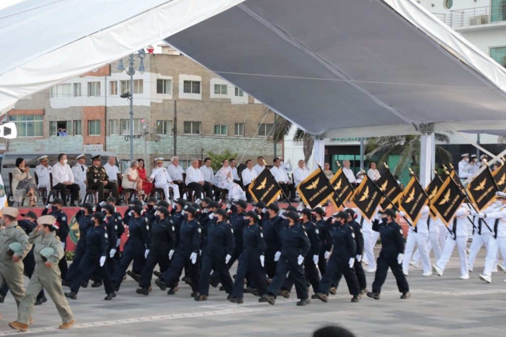 AMLO y Cuitláhuac celebran 200 años de la Armada de México en el Puerto de Veracruz