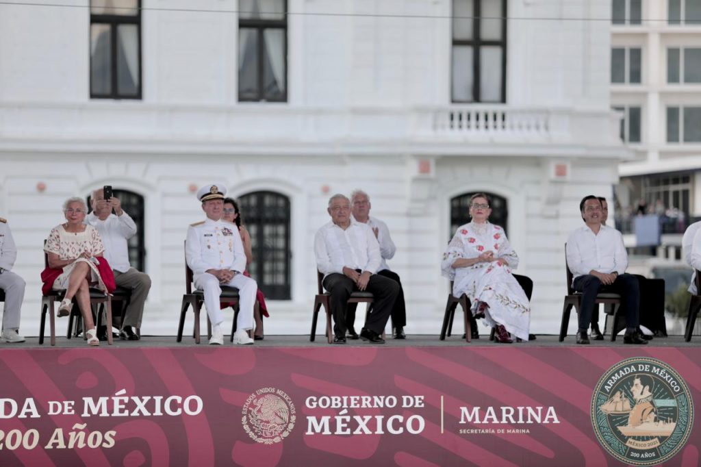 AMLO y Cuitláhuac celebran 200 años de la Armada de México en el Puerto de Veracruz