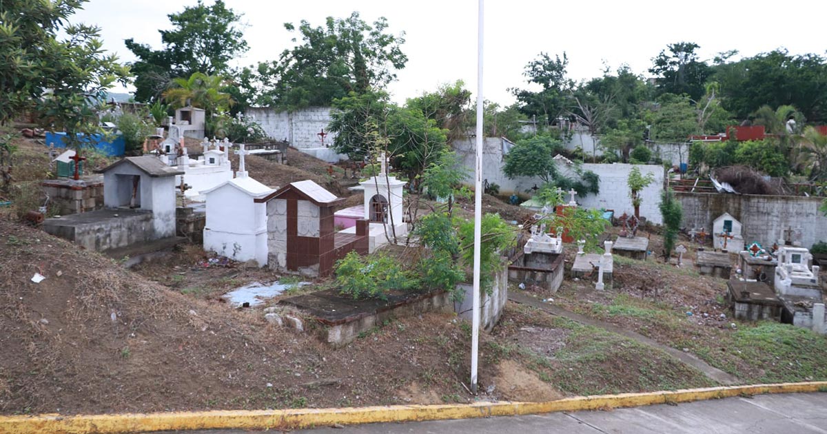 Acceso con restricciones a panteones municipales Acceso con restricciones a panteones municipales3