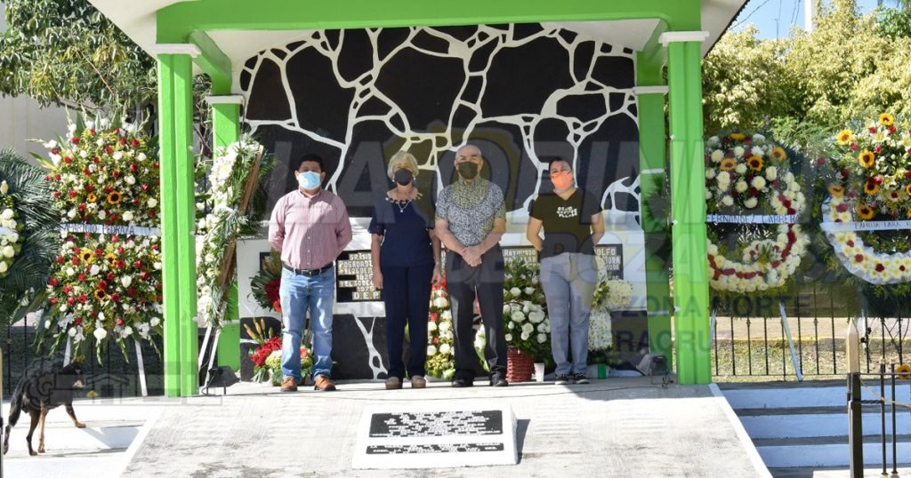 Alcaldesa Ofelia Jarillo presente en el 46 aniversario luctuoso de los Mártires de La Palmilla