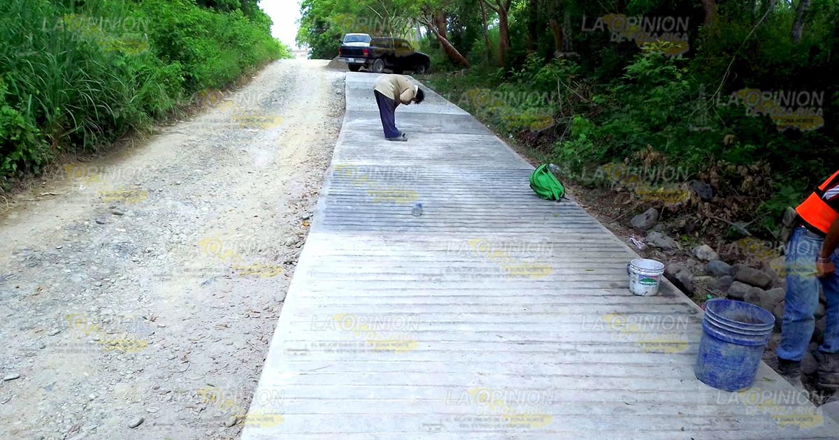 Avanza obra de camino de rodada a Galeana