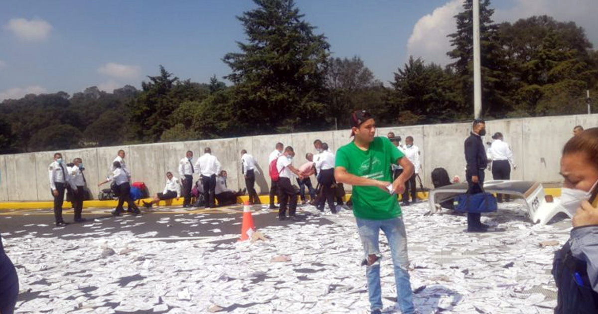 Camión de la Policía del Edomex impacta varios vehículos en la México-Toluca; hay 12 heridos