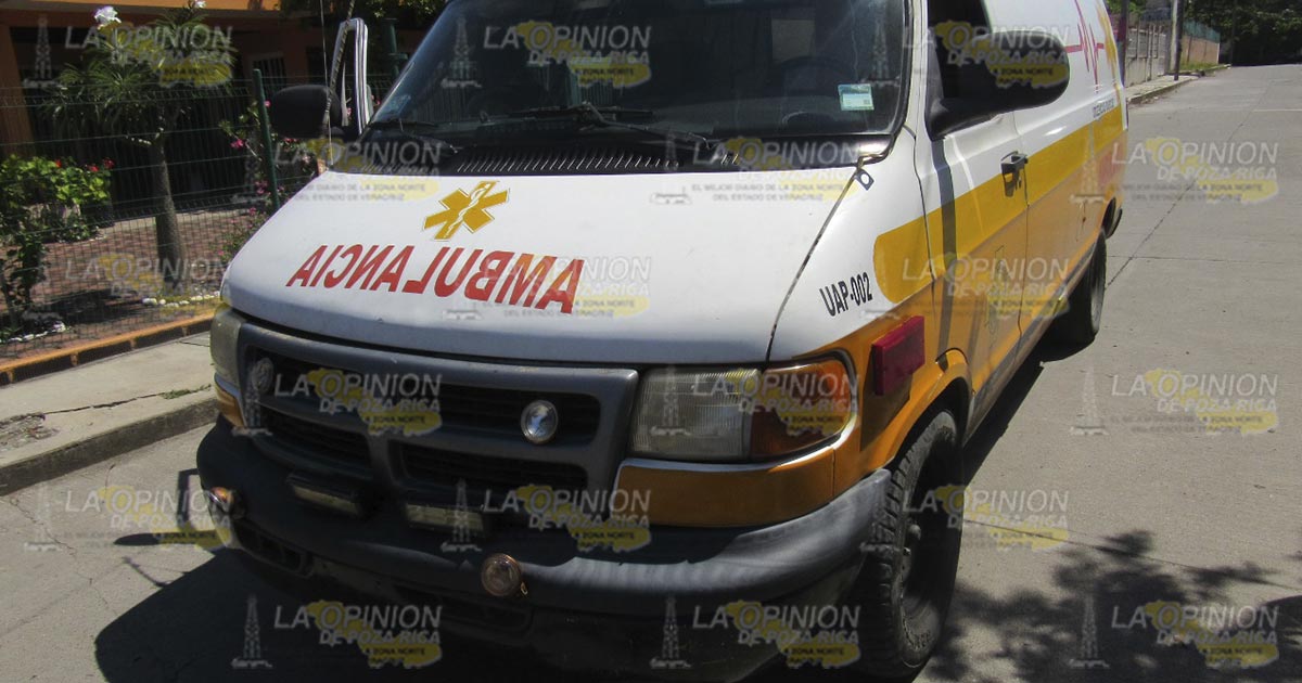 Choque entre moto y vehículo particular