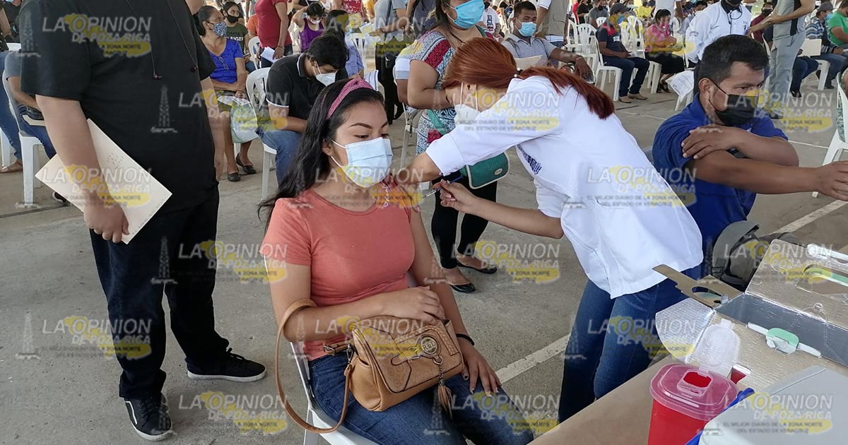 Diez mil jóvenes serán inmunizados contra la COVID-19, en Coatzintla