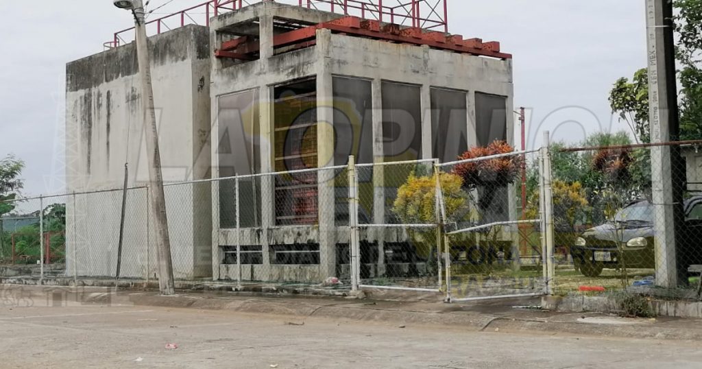 Intentan conectar al fraccionamiento Las Palmas, Coatzintla, el drenaje de la colonia Luis Donaldo Colosio