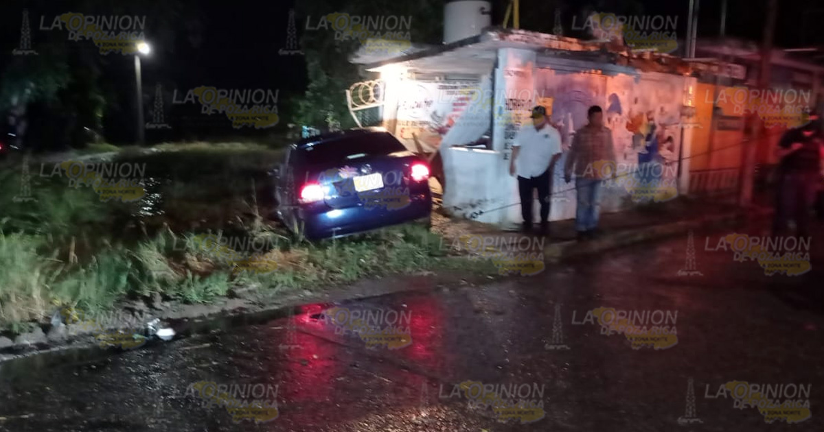 Estrella auto en una lavandería