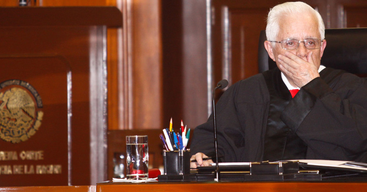 Ex presidente de la Corte se ampara contra orden de captura