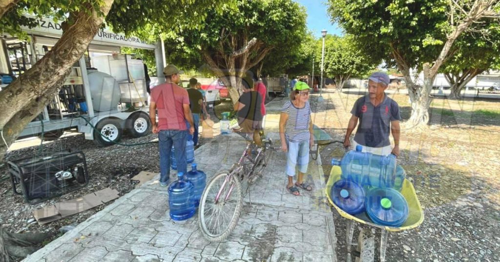 Avanza la entrega de agua en comunidades