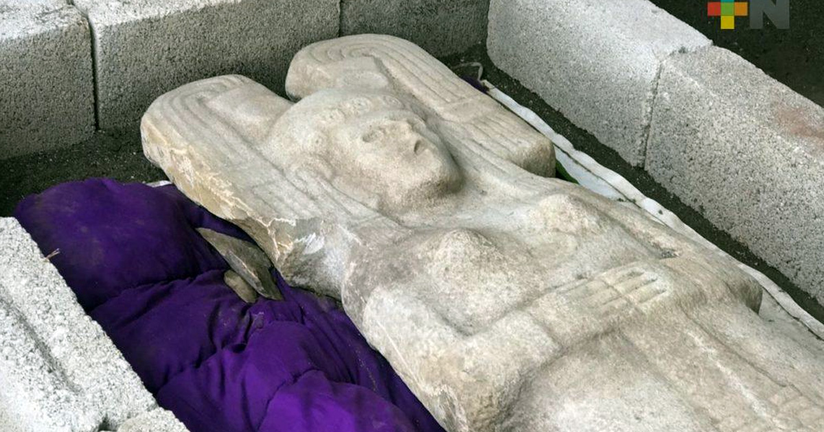 Joven de Amajac acapara miradas en el Museo Nacional de Antropología, antes de que su réplica llegue a Reforma