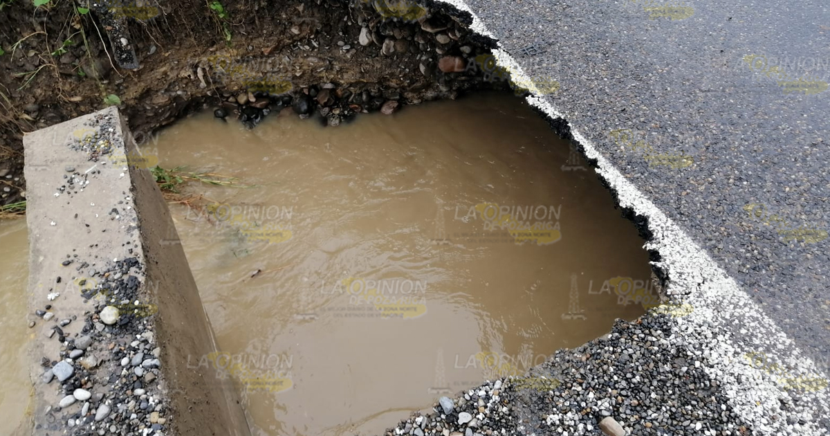 Lluvias reducen el paso sobre la carretera Espinal-Coyutla