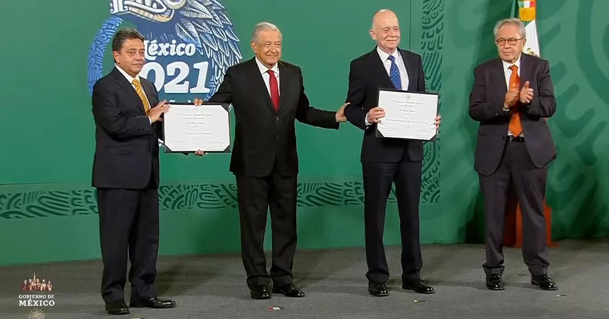 Entregan Reconocimiento al Mérito Médico 2021