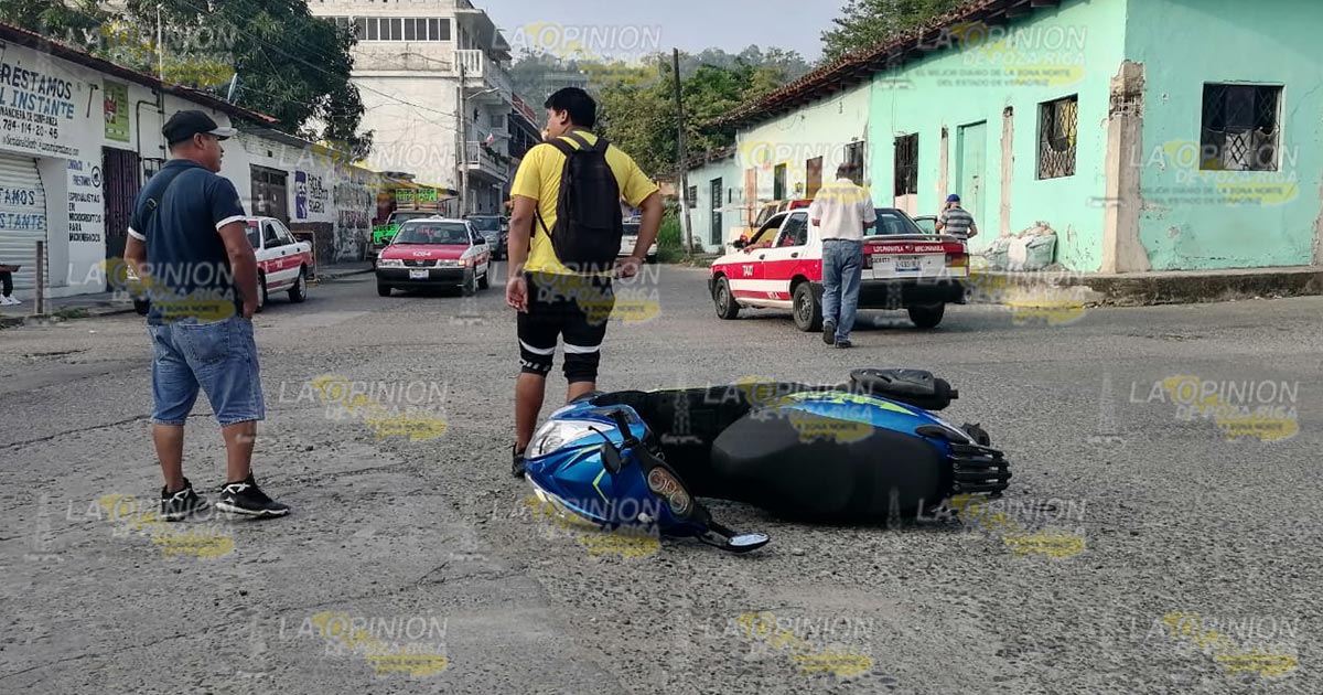 Motociclista impactado por imprudente conductor Motociclista impactado por imprudente conductor