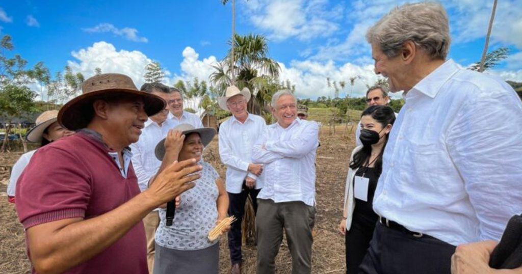 "Sembrando Vida se concentra en el pueblo"; John Kerry elogia programa de AMLO