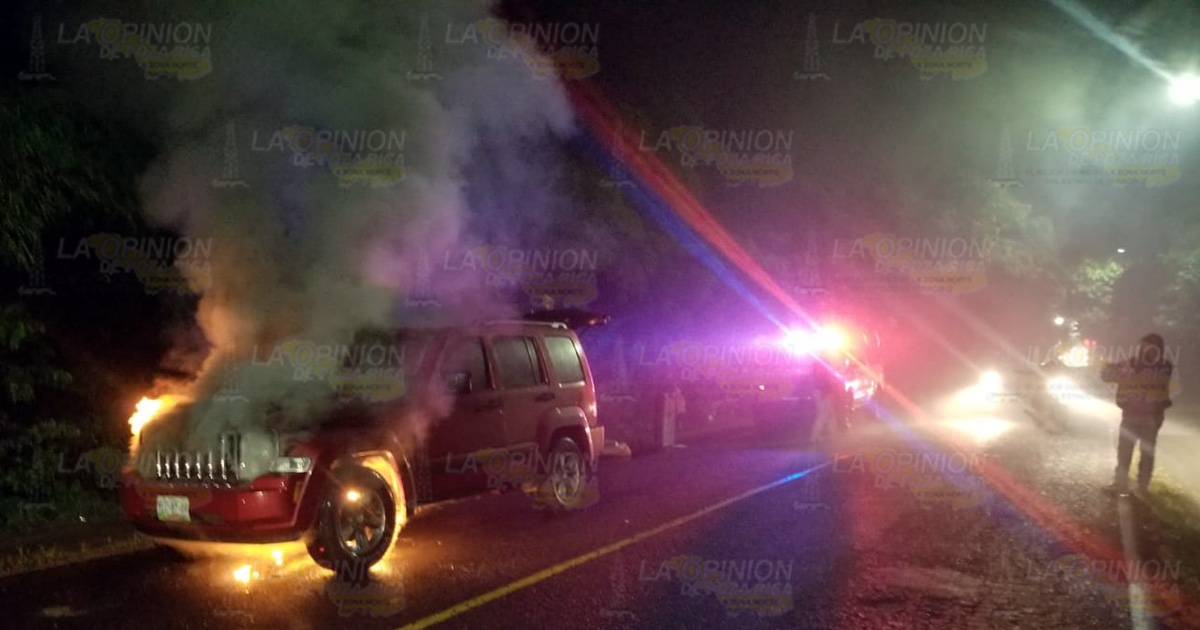 Se le incendia su carro a un ingeniero