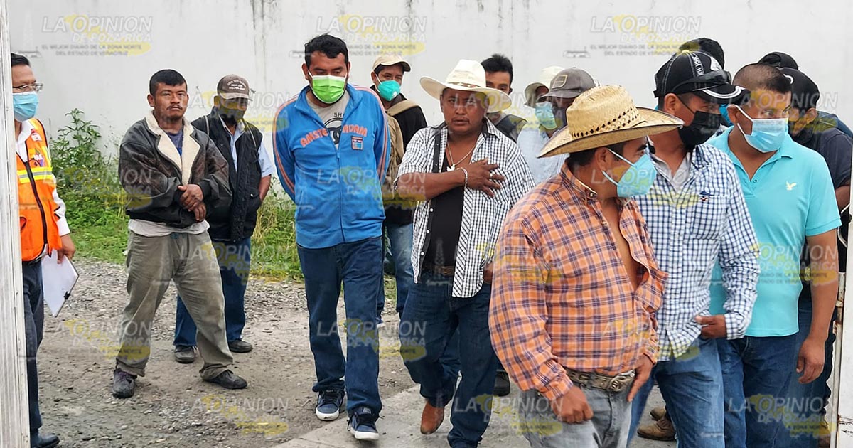 Se manifiestan ante la CFE2