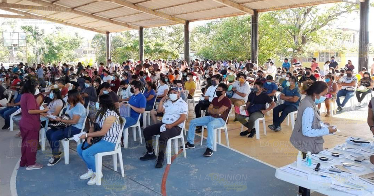 Todo un éxito la jornada de vacunación contra Covid-19 en Coatzintla