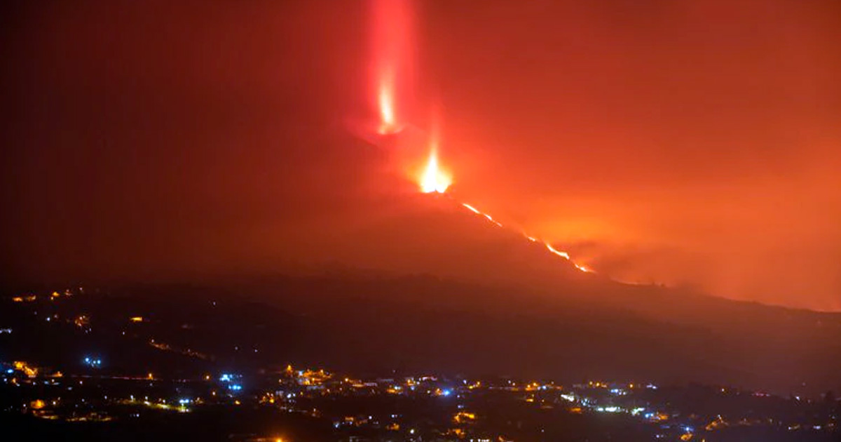 Alerta en La Palma: el delta de lava del volcán podría derrumbarse y generar explosiones y olas