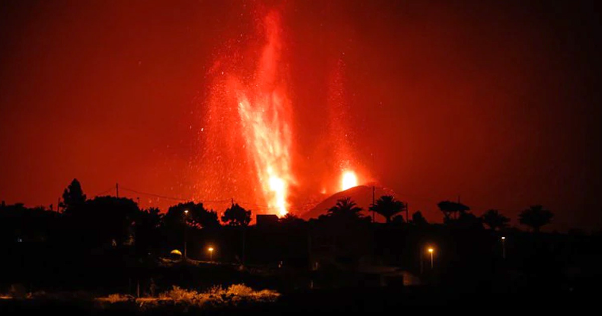 Alerta en La Palma: el delta de lava del volcán podría derrumbarse y generar explosiones y olas