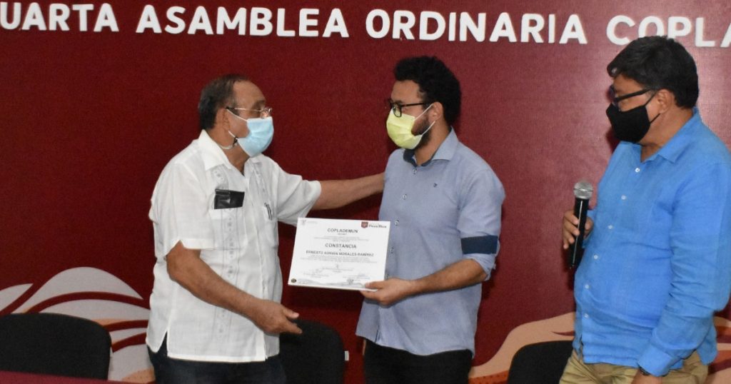 Poza Rica cuenta con bases sólidas para planear y ejecutar su desarrollo: FJVV