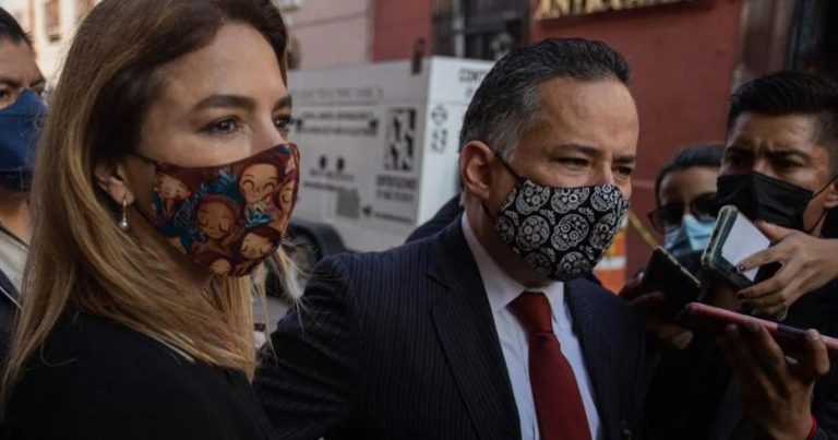 Santiago Nieto y Carla Humphrey se casan en Guatemala