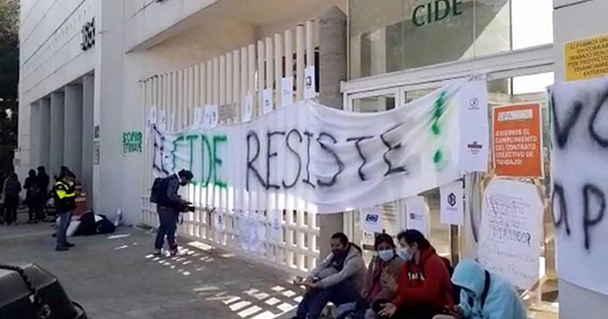 Estudiantes del CIDE se van a paro