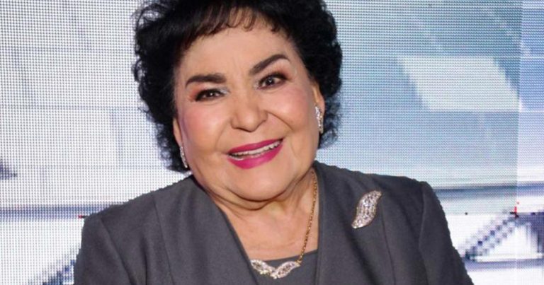 Hospitalizan de emergencia a Carmen Salinas