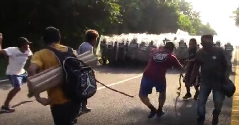 Violento enfrentamiento entre Guardia Nacional y caravana migrante