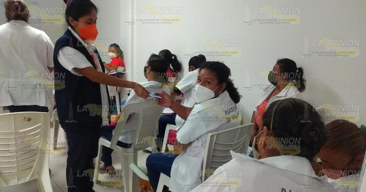 Capacitan a auxiliarles de salud en Tihuatlán Capacitan a auxiliarles de salud en Tihuatlán 2